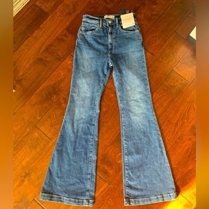 Abercrombie Women’s Flare Ultra High Rise jeans size 26/2r